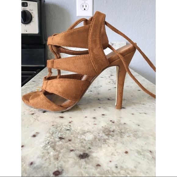 Lace up suede heels - Picture 2 of 5